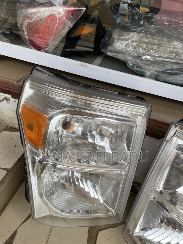 Ford F250 2011-2016 Headlights Used photo 3