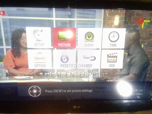 Lg Digital 42 Inches Tv photo 3
