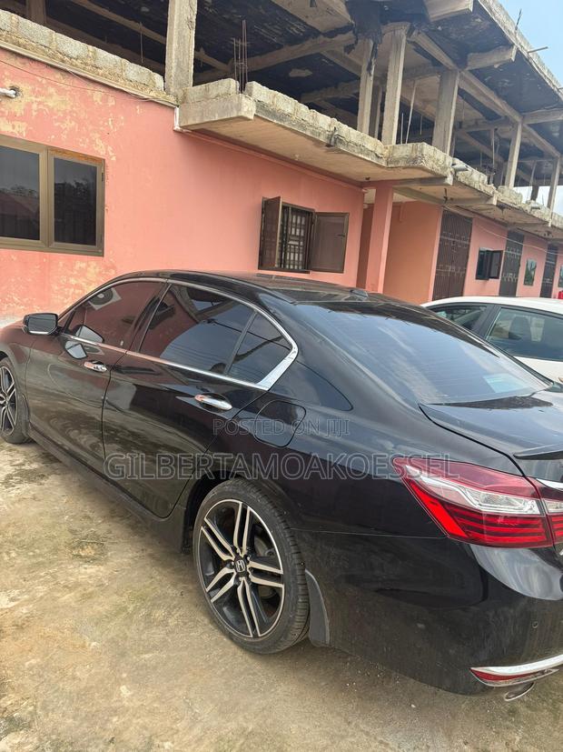 Honda Accord Touring V6 4dr Sedan FWD (3.5L 6cyl 6A) 2017 Black