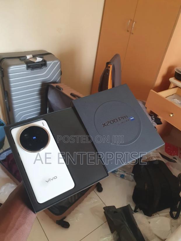 New Vivo X200 Pro 512 GB White photo 2