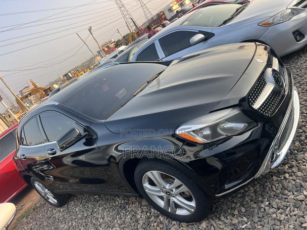 Mercedes-Benz GLA 250 2016 Black