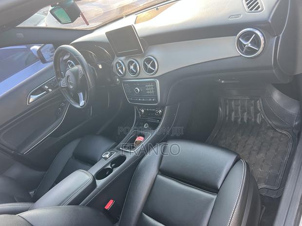 Mercedes-Benz GLA 250 2016 Black