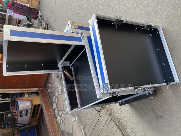 Amp Rack 14u 3doors(Blue) · Photo 3