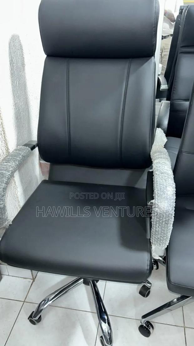 High Back Office Chair · Photo 2