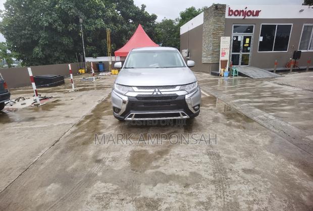 Mitsubishi Outlander ES AWC 2018 Gray