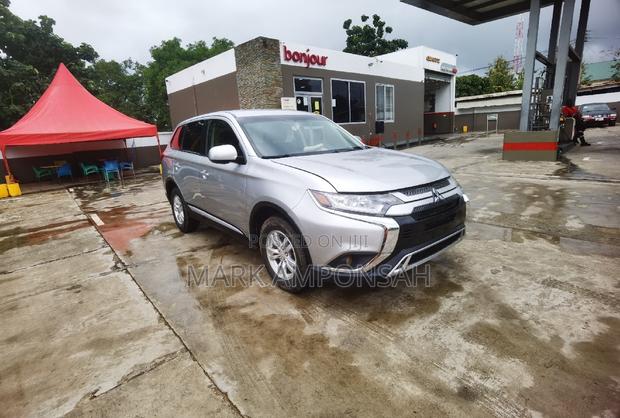 Mitsubishi Outlander ES AWC 2018 Gray