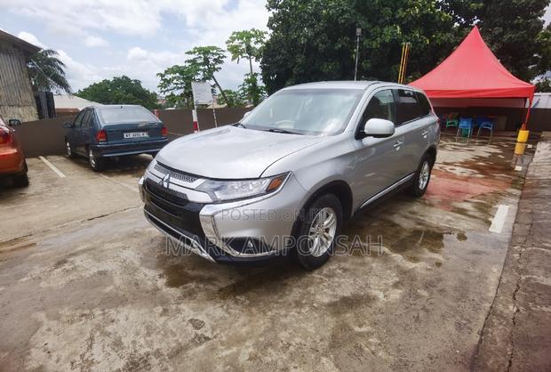 Mitsubishi Outlander ES AWC 2018 Gray