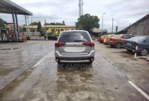 Mitsubishi Outlander ES AWC 2018 Gray