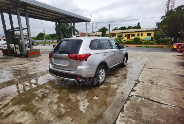 Mitsubishi Outlander ES AWC 2018 Gray