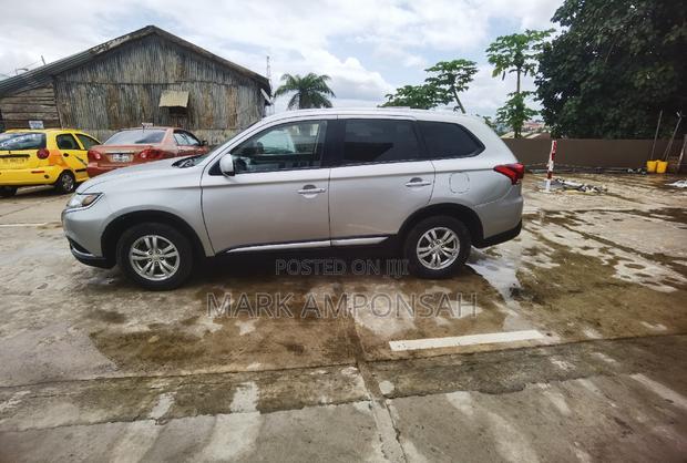 Mitsubishi Outlander ES AWC 2018 Gray