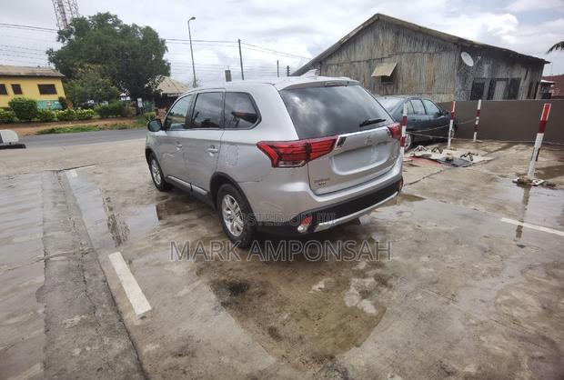 Mitsubishi Outlander ES AWC 2018 Gray