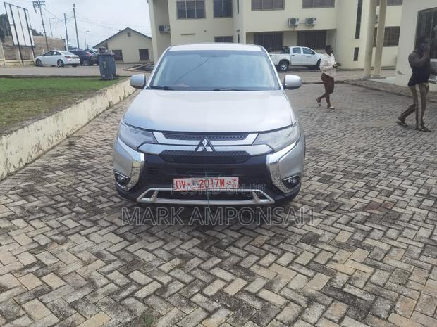 Mitsubishi Outlander ES AWC 2018 Gray
