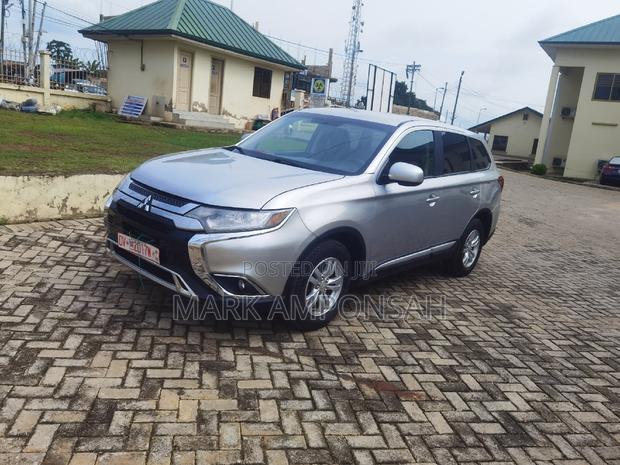 Mitsubishi Outlander ES AWC 2018 Gray