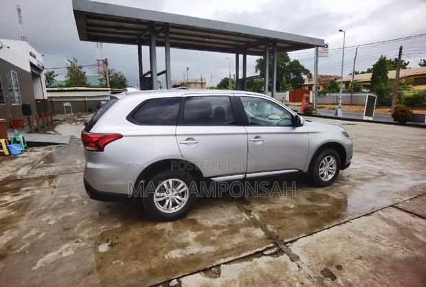 Mitsubishi Outlander ES AWC 2018 Gray
