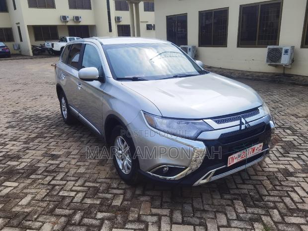 Mitsubishi Outlander ES AWC 2018 Gray