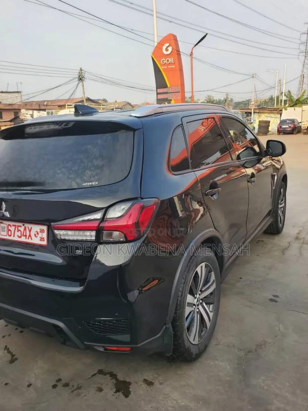 Mitsubishi Outlander Sport SE 2021 Black photo 3