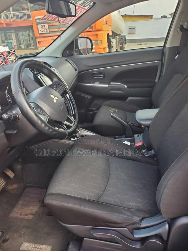 Mitsubishi Outlander Sport SE 2021 Black photo 7