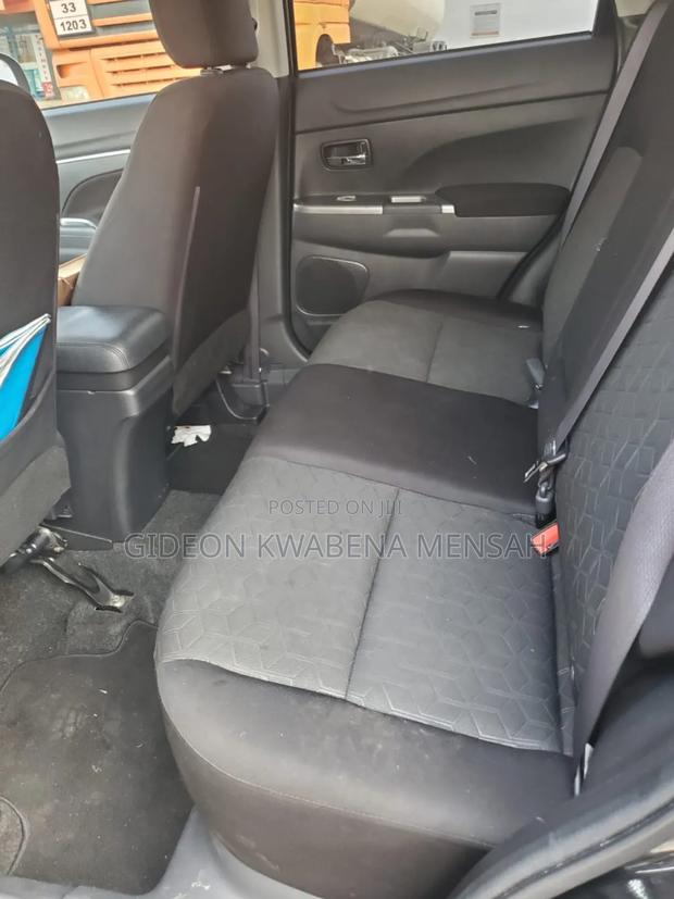 Mitsubishi Outlander Sport SE 2021 Black photo 8