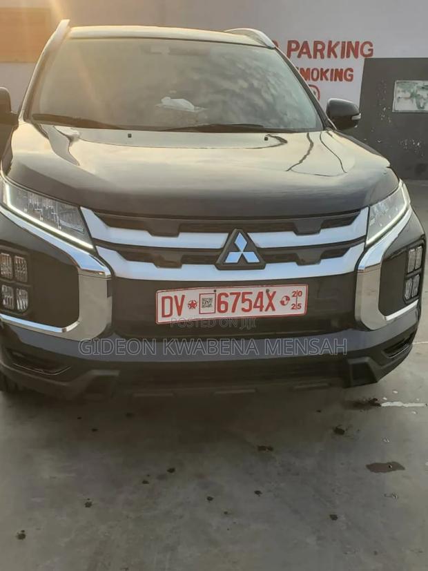 Mitsubishi Outlander Sport SE 2021 Black photo 2