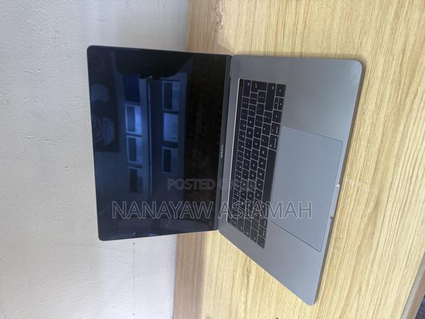 Laptop Apple MacBook Pro 2017 16GB Intel Core I7 SSD 512GB photo 5