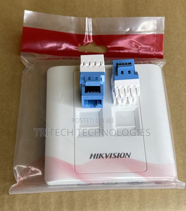 Hikvision Cat6 Face Plate With Jack · Photo 3