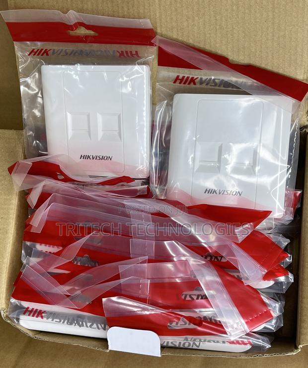 Hikvision Cat6 Face Plate With Jack · Photo 4