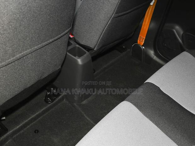 Car 2022 Blue photo 9