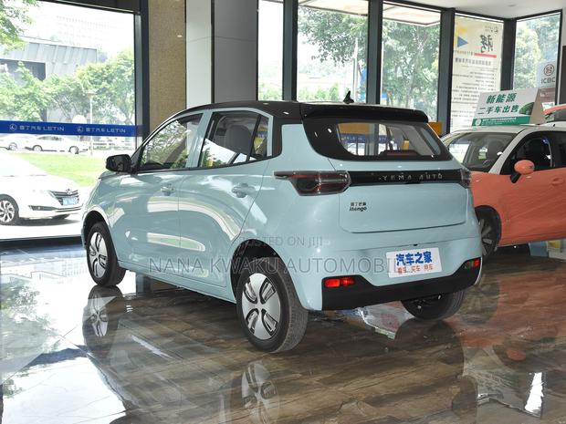Car 2022 Blue photo 4