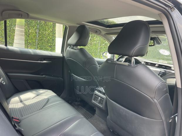 Toyota Camry SE FWD 2020 Black