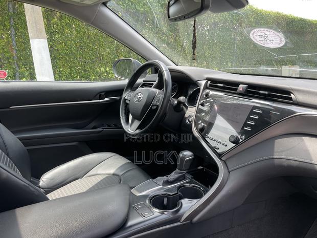 Toyota Camry SE FWD 2020 Black