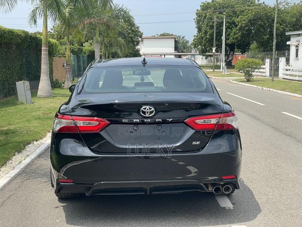 Toyota Camry SE FWD 2020 Black