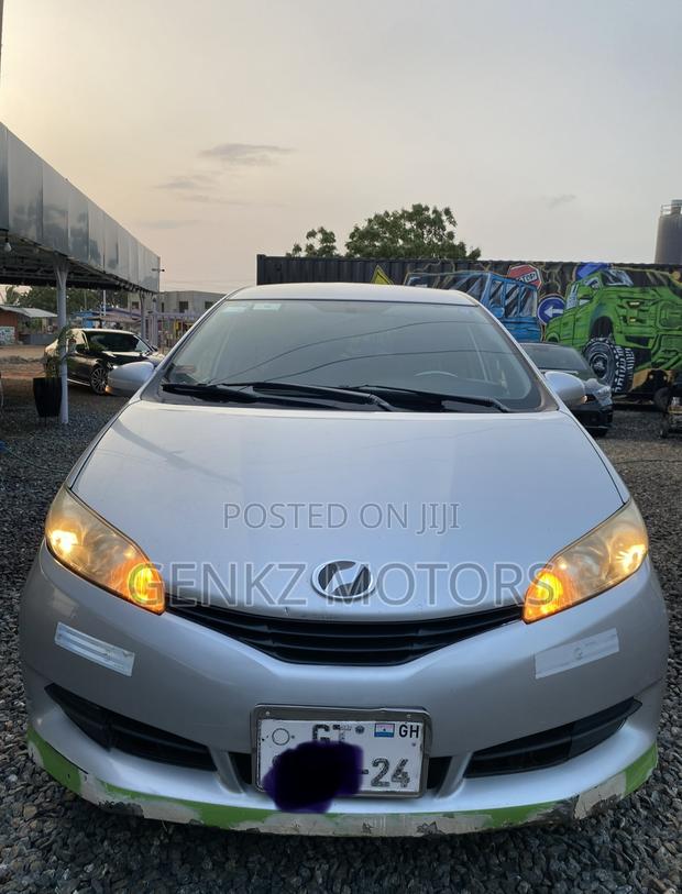 Toyota Wish 2014 Silver · Photo 1