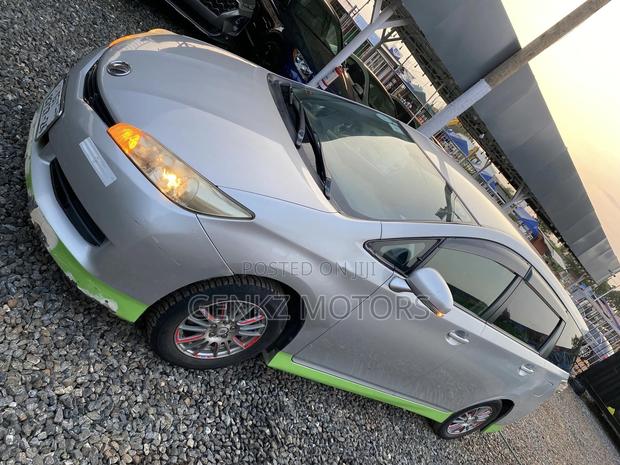 Toyota Wish 2014 Silver · Photo 3