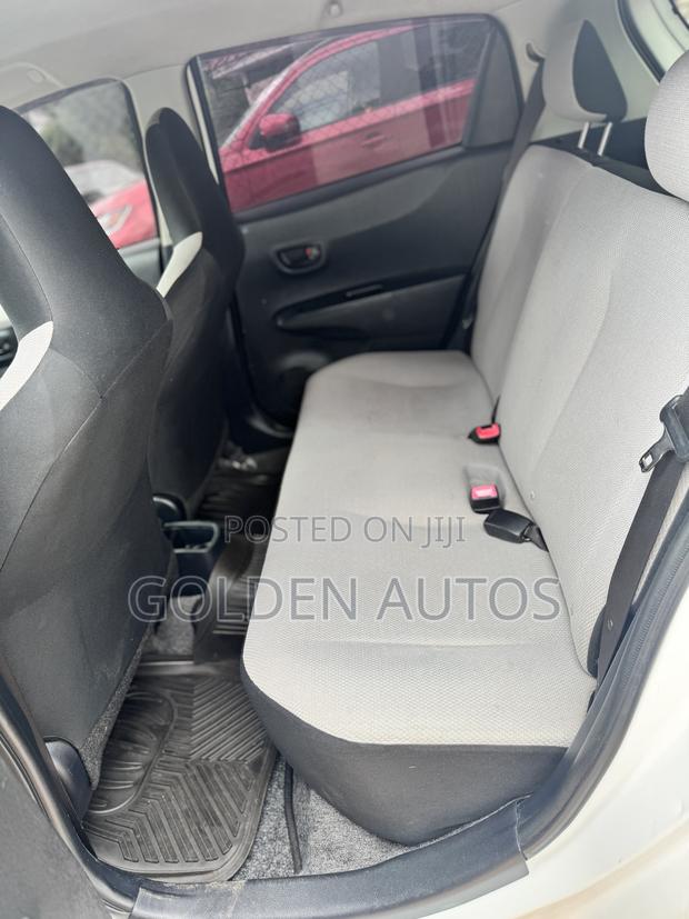 Toyota Vitz 2012 White