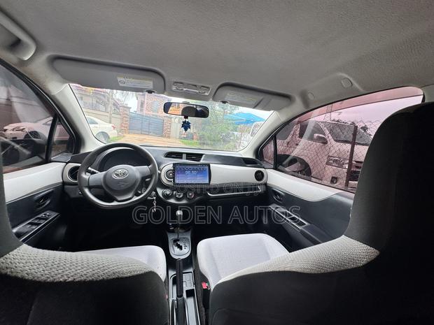 Toyota Vitz 2012 White
