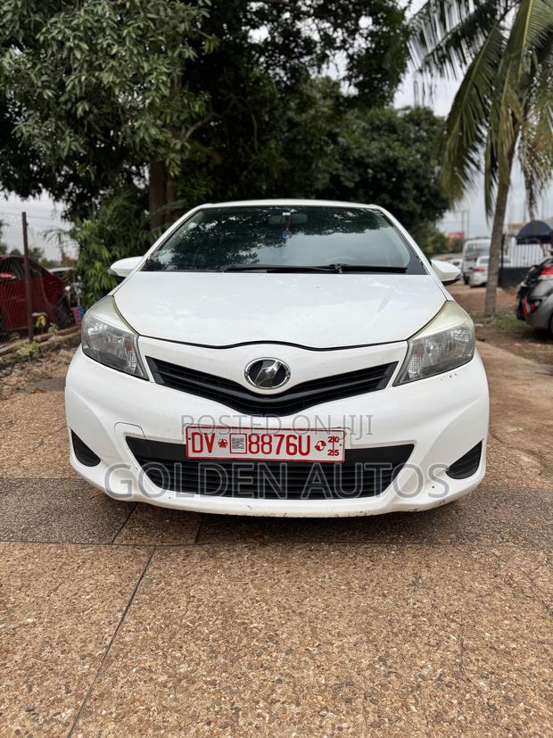 Toyota Vitz 2012 White