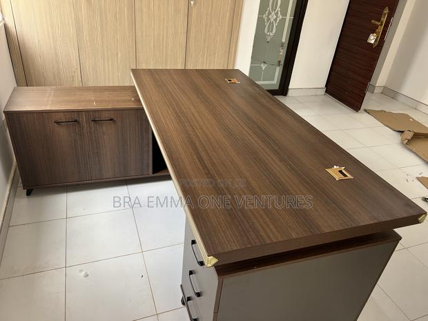 Executive L Shape Office Table · Photo 4