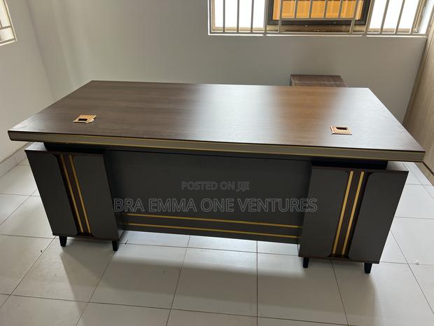 Executive L Shape Office Table · Photo 3
