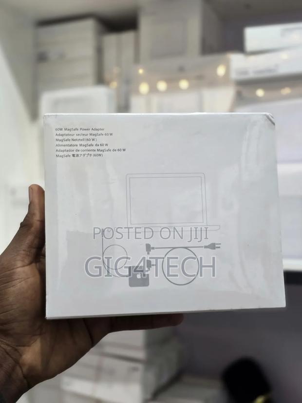 Apple Macbook Pro 60w Power Adapter Charger and L Tip Cable · Photo 4