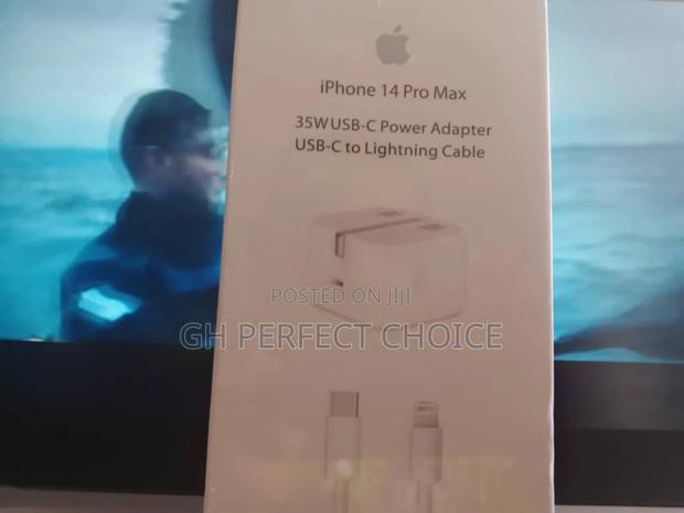 Powerpulse Fast Charging Type C iPhone Charger · Photo 1