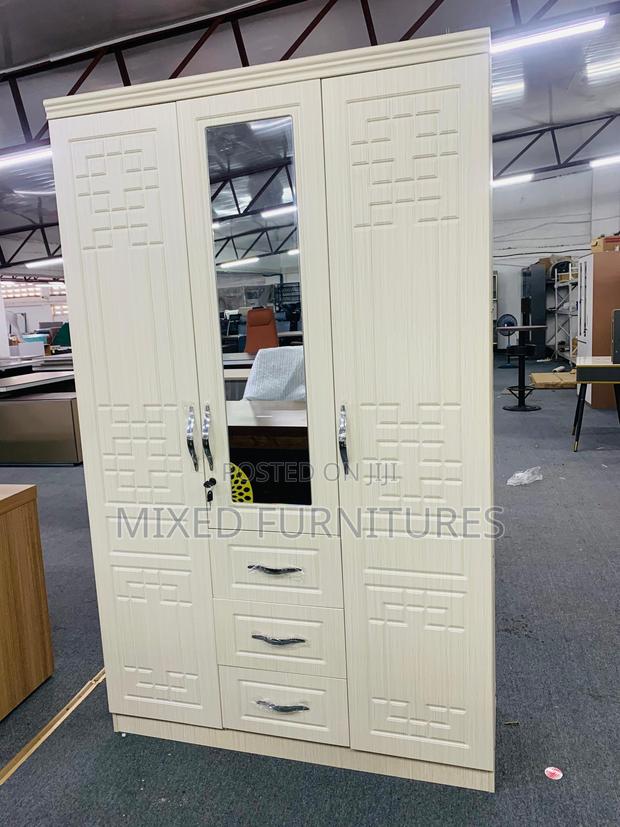 Morden Wardrobe 3 in 1 With Drawers