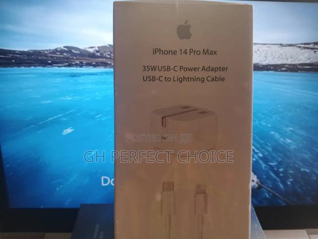 Celerity Fast Charging iPhone Type C Charger · Photo 1