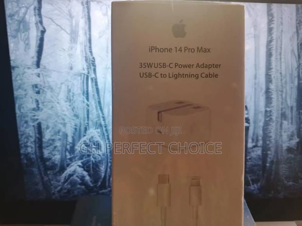 Celerity Fast Charging iPhone Type C Charger · Photo 2