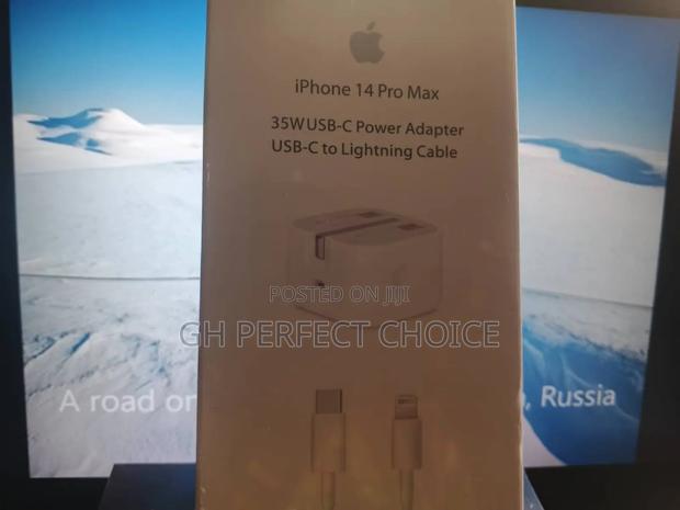 Chargemax Fast Charging iPhone Type C Charger · Photo 1