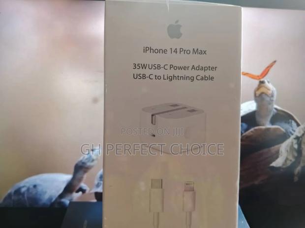 Chargesync Fast Charging iPhone Type C Charger · Photo 1