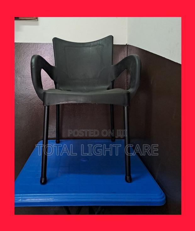 Relax Plastic Chair · Photo 4