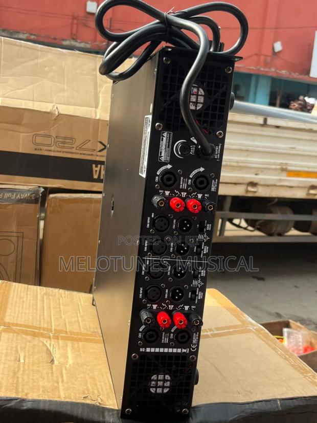 Martin Audio 4-in-1 Professional Midrange/ Line Array Amp · Photo 4