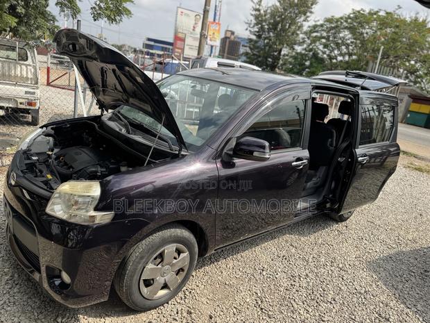 Toyota Sienta 2013 Purple photo 6