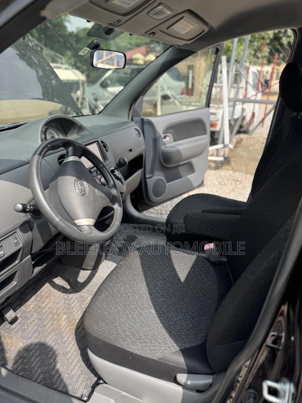 Toyota Sienta 2013 Purple photo 5