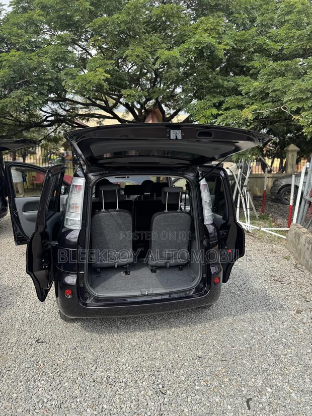 Toyota Sienta 2013 Purple photo 7
